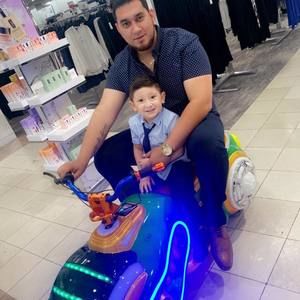 Meet your Posher, Raul